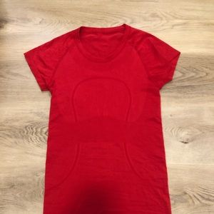 red lululemon swiftly tech tee
